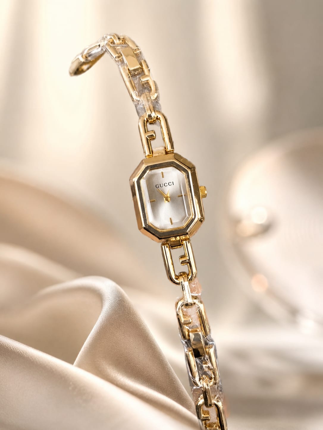 GUCCI HIGH QUALITY WOMEN WATCH.